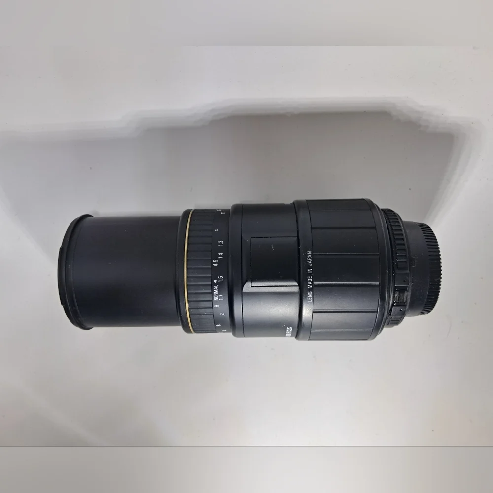 Sigma 70-300mm F/4-5.6 APO Macro Lens And Leather Case